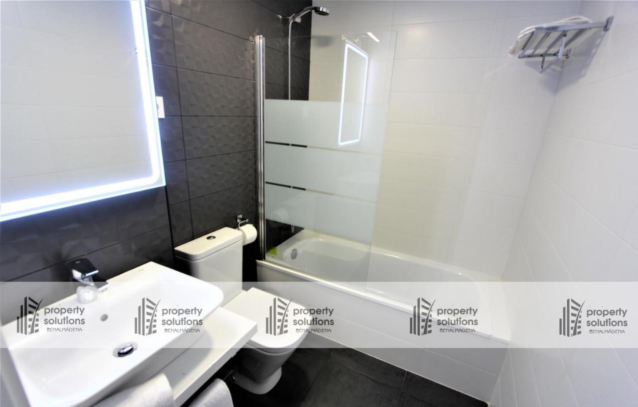 Appartamento Playa Los Álamos - Segunda línea de playa - Piscina - Playa a 300 metros - PARKING GRATIS - EXCELENTE CONEXIÓN WIFI Torremolinos Esterno foto
